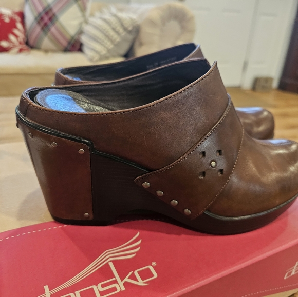 Dansko Leather Wedge Clogs Brown Studded 39 - Picture 4 of 11